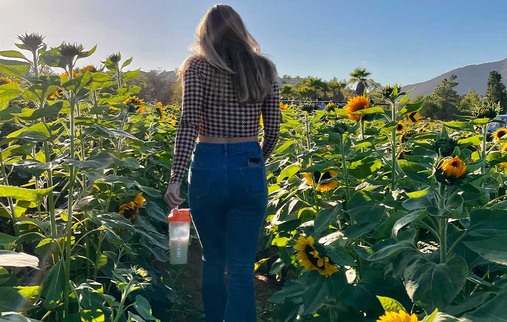  person with invigor8 shake