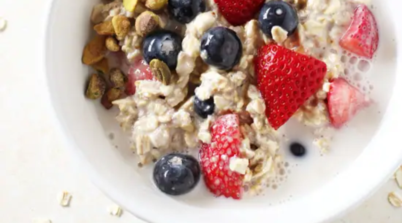  Gluten Free Vanilla Berry Overnight Oats
