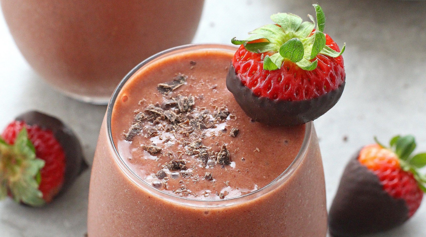  Gluten Free & KETO Chocolate Strawberry Smoothie