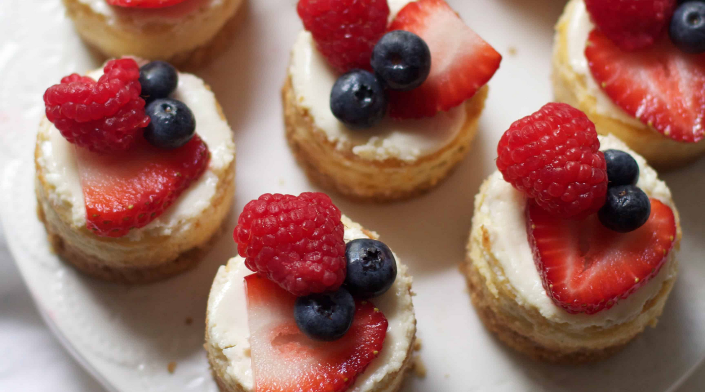  INVIGOR8 berry lemon cheesecake bites