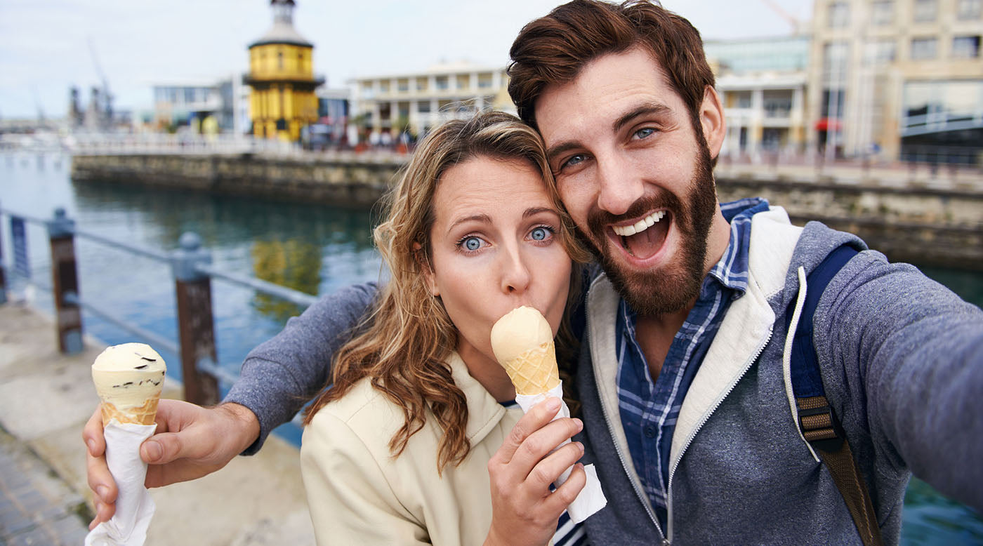  tourists eating ice cream