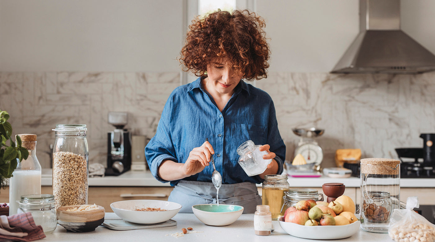  woman making breakfast